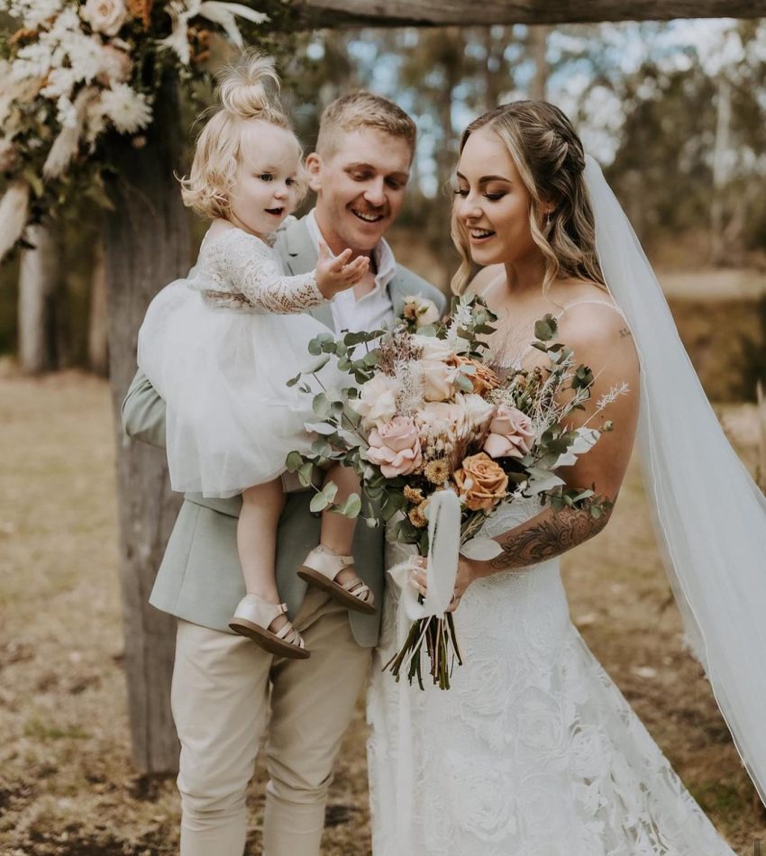 LACE AND BARREL HIRE AND STYLING WEDDINGS TOOWOOMBA TO THE AISLE AUSTRALIA DIRECTORY