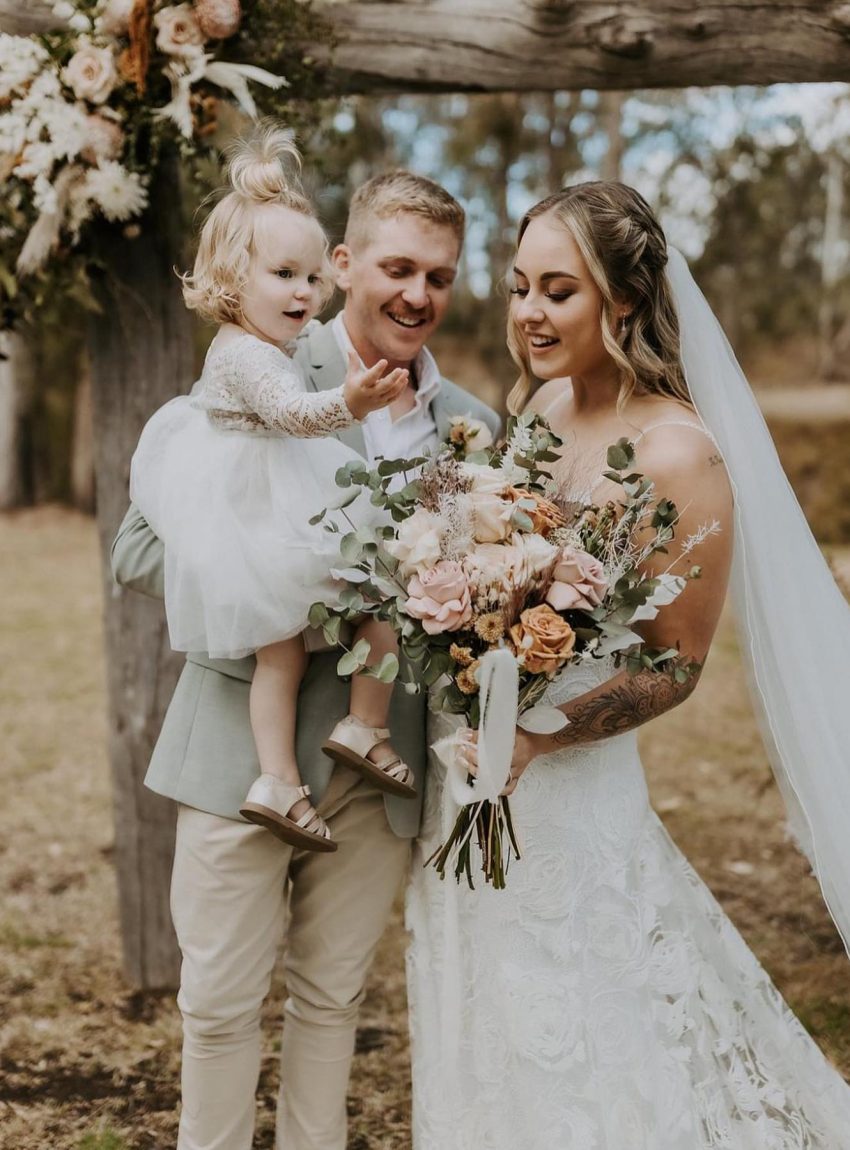 LACE AND BARREL HIRE AND STYLING WEDDINGS TOOWOOMBA TO THE AISLE AUSTRALIA DIRECTORY