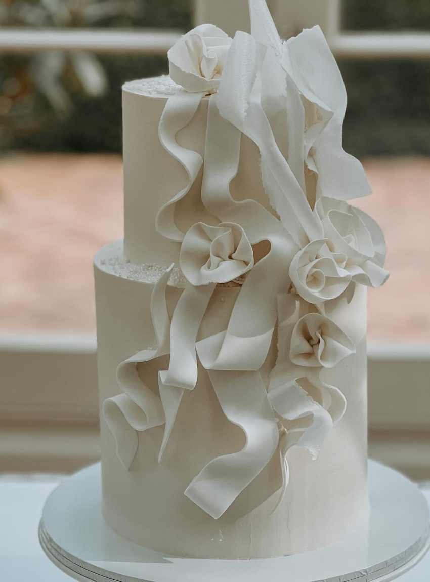 cakehouse by katrina allan to the aisle wedding directory (10)