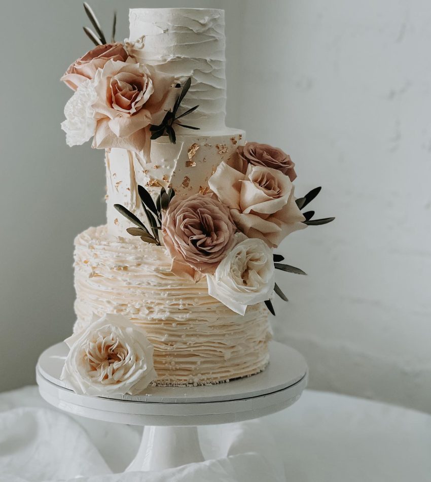 cakehouse by katrina allan to the aisle wedding directory (4)