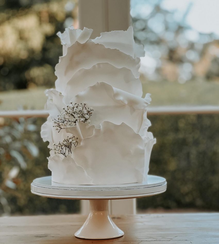 cakehouse by katrina allan to the aisle wedding directory (5)
