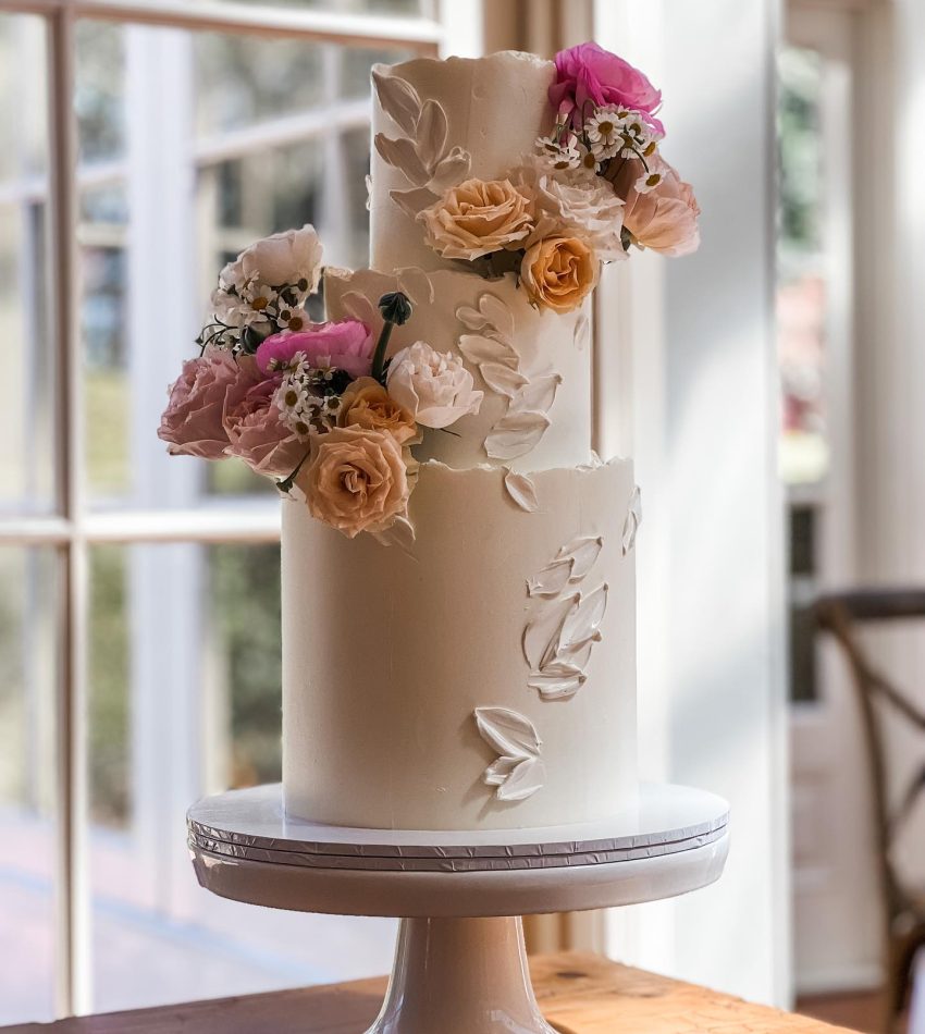 cakehouse by katrina allan to the aisle wedding directory (6)