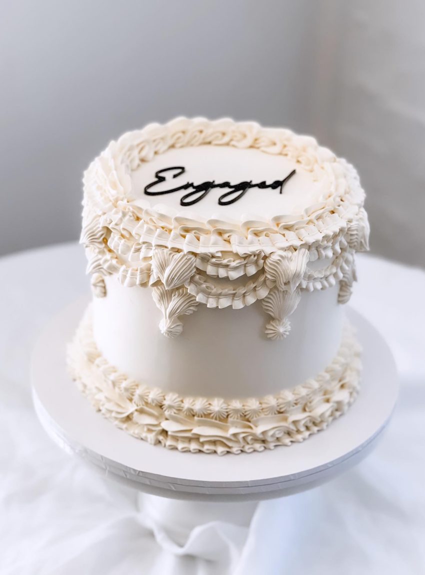 cakehouse by katrina allan to the aisle wedding directory (9)