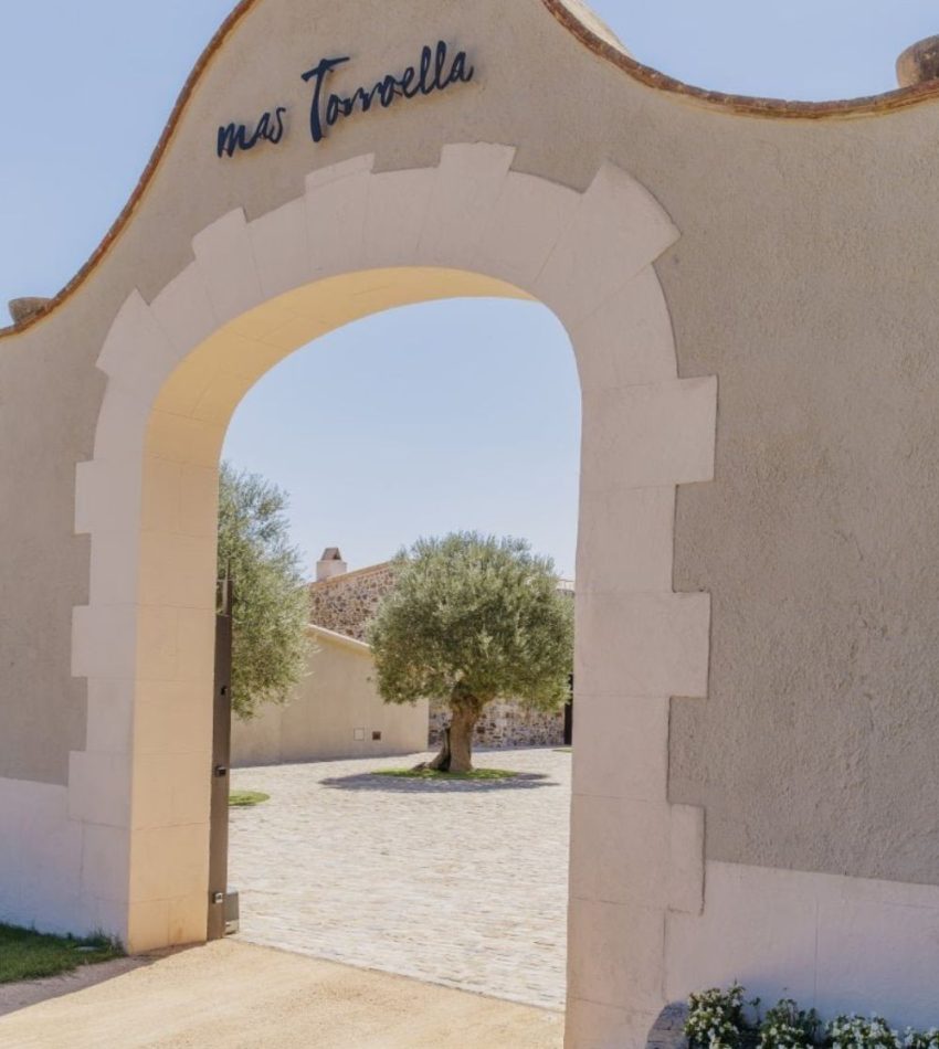 mas torroella spain luxury wedding venue to the aisle destination weddings (9)