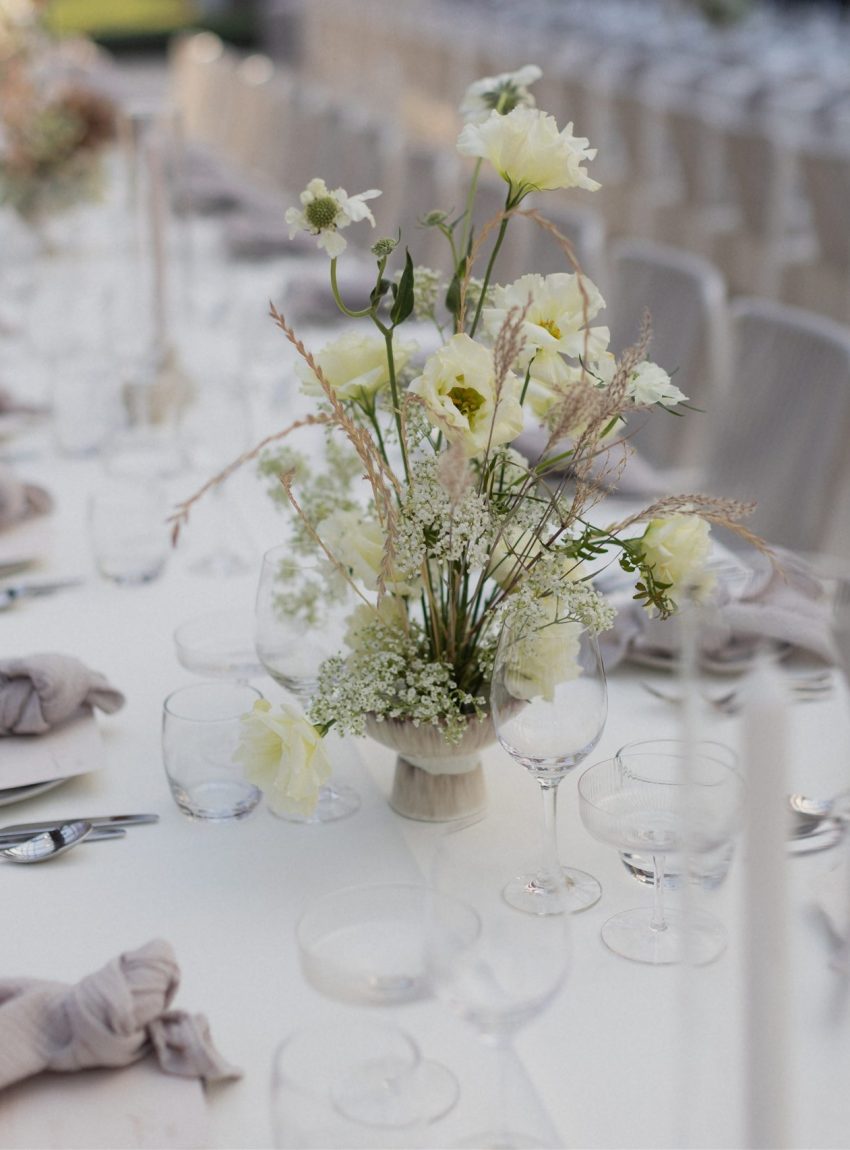 the lost florist adelaide to the aisle wedding florals389